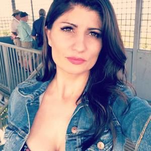 Meet your Posher, Aline